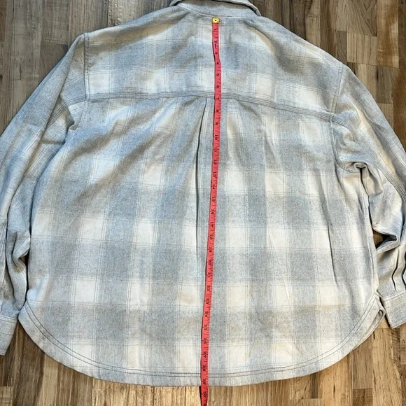 American Eagle Shacket - Picture 7 of 7